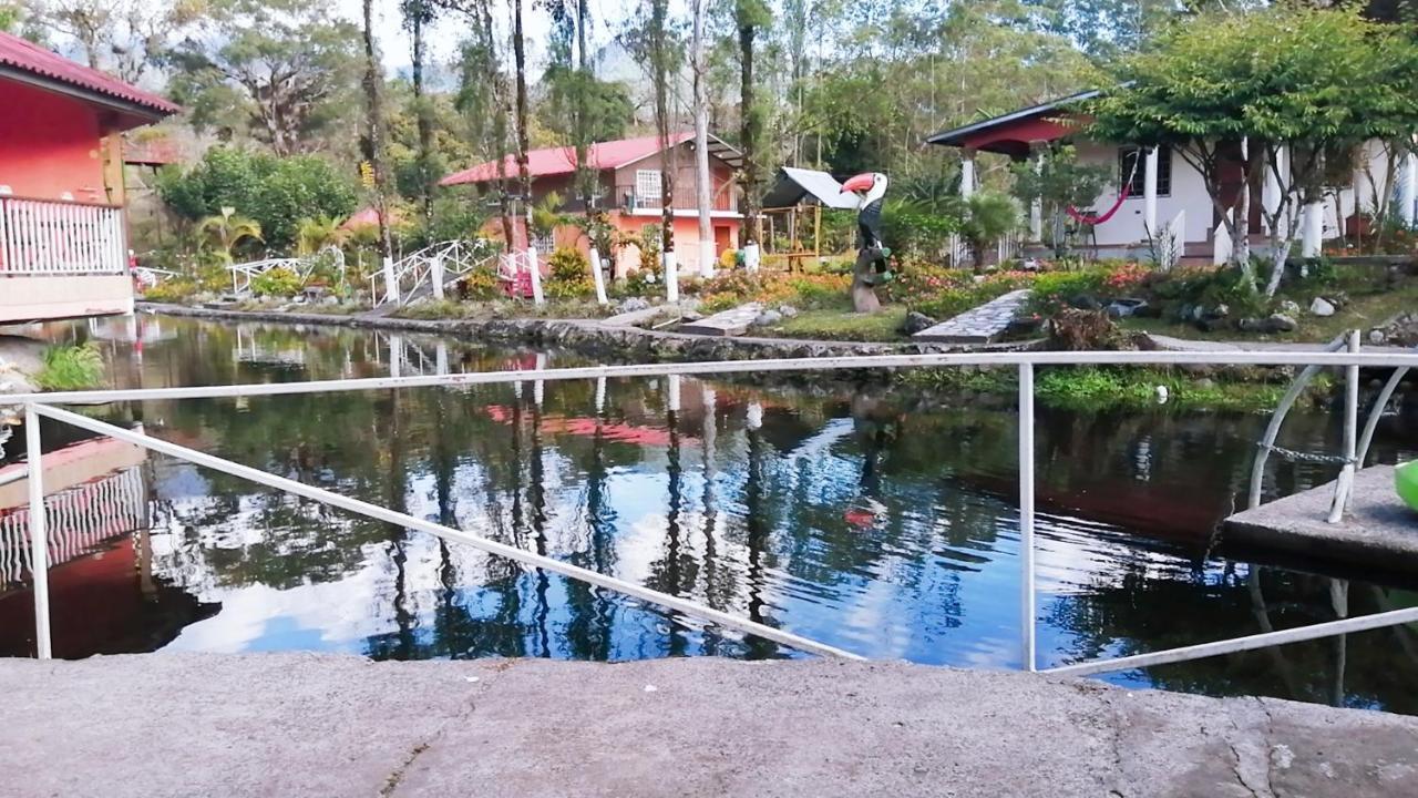 Cabanas Mountain River Lake Inn Nueva California Zewnętrze zdjęcie